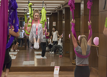 aerial yoga global wellnes day 2017 